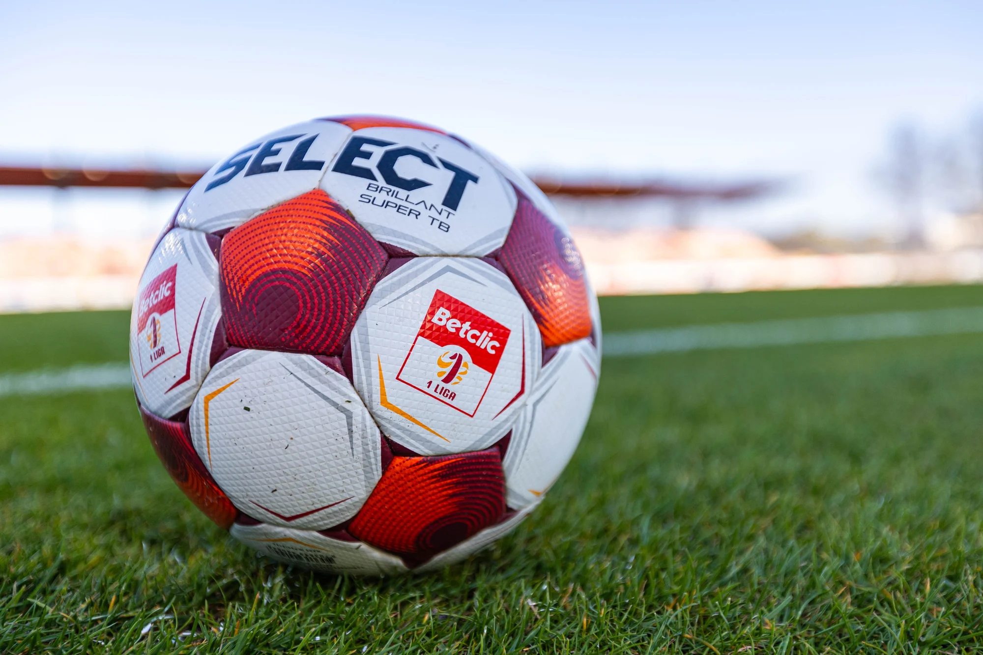 SELECT - oficjalna piłka Betclic 1 Ligi