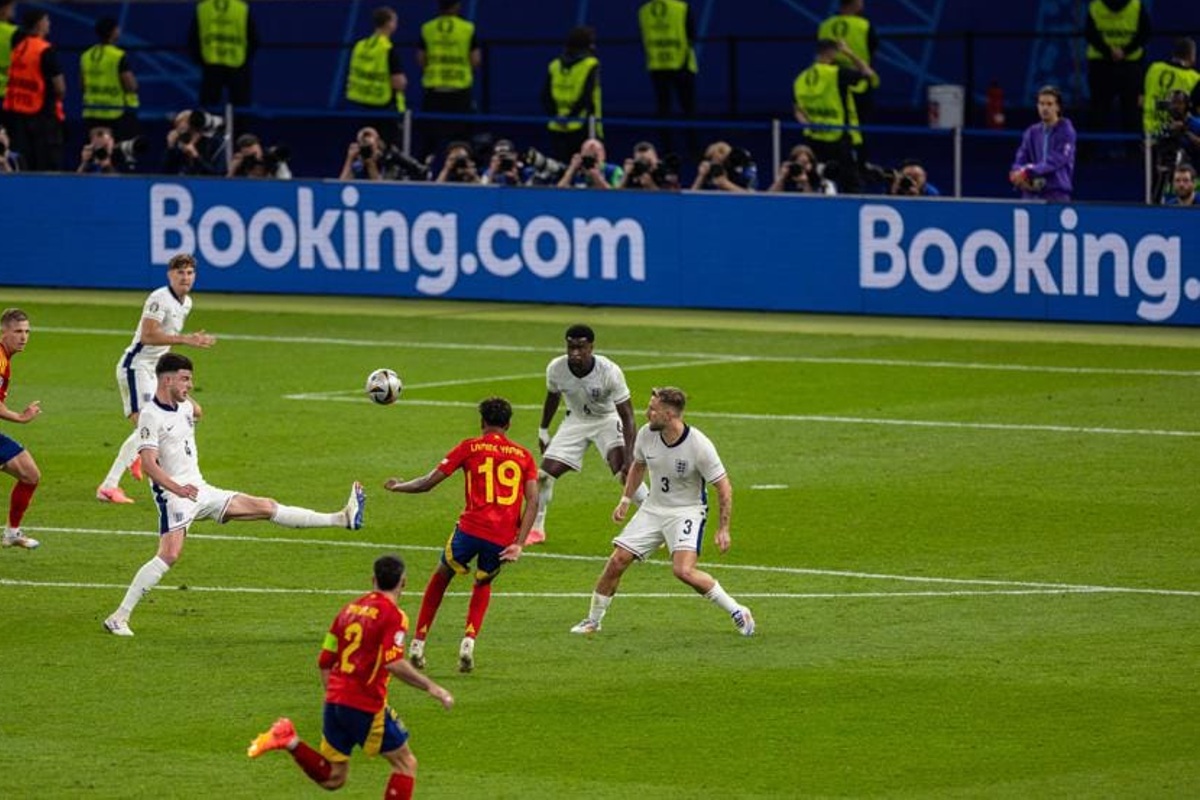 UEFA i Booking.com 2026